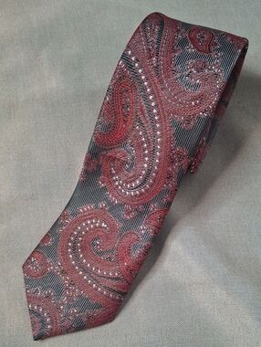 Pronto Uomo 100% Silk Red Black Paisley Pattern Neck Tie 3" x 58"